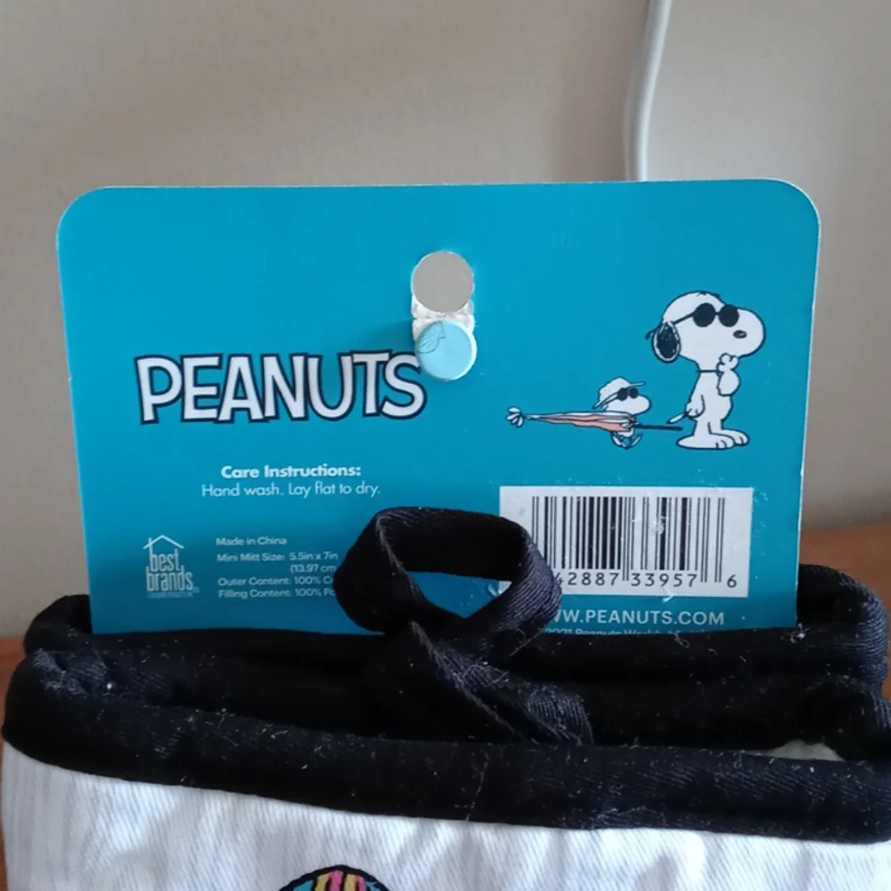 Snoopy oven mitts